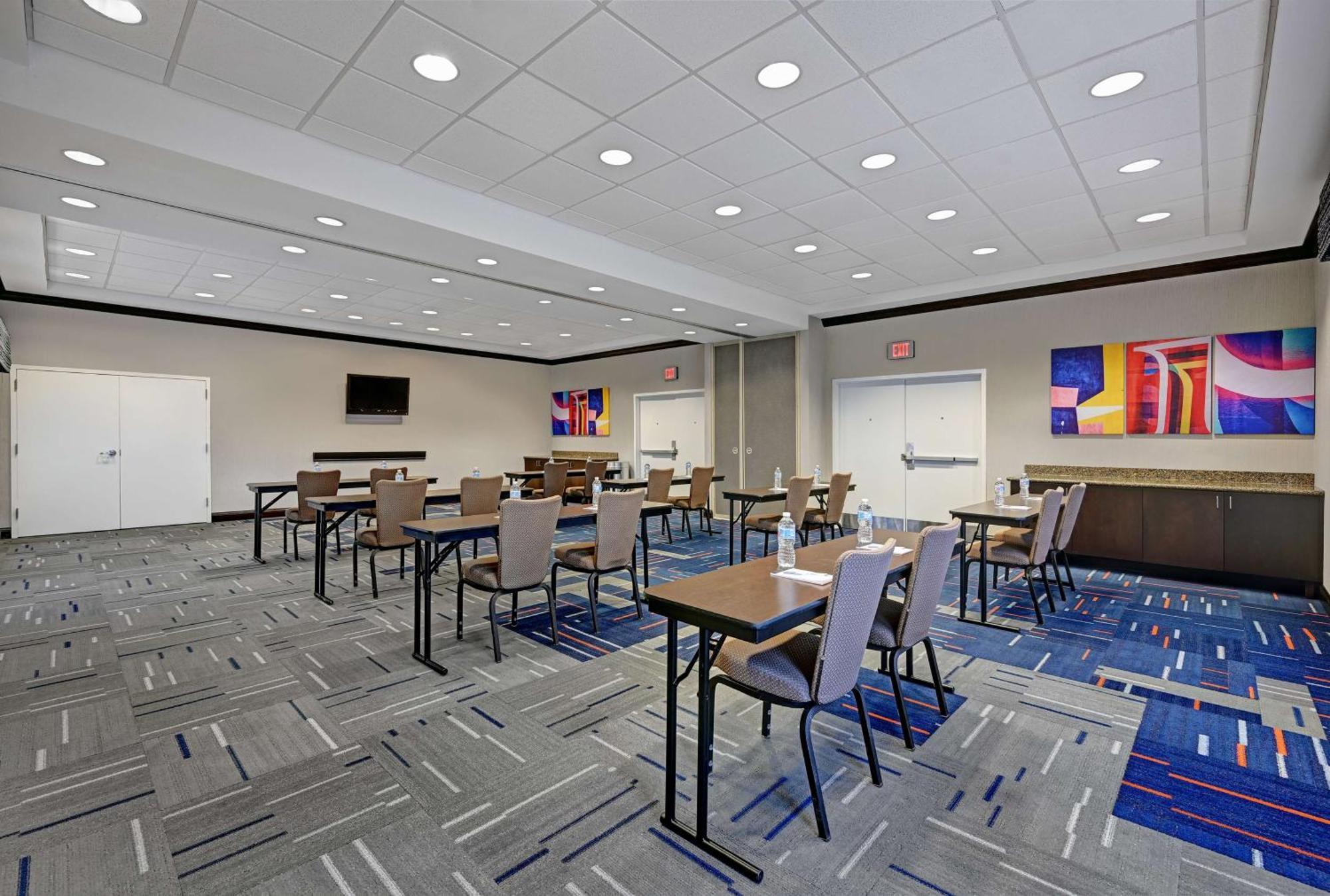 Hampton Inn Фармингтон Экстерьер фото